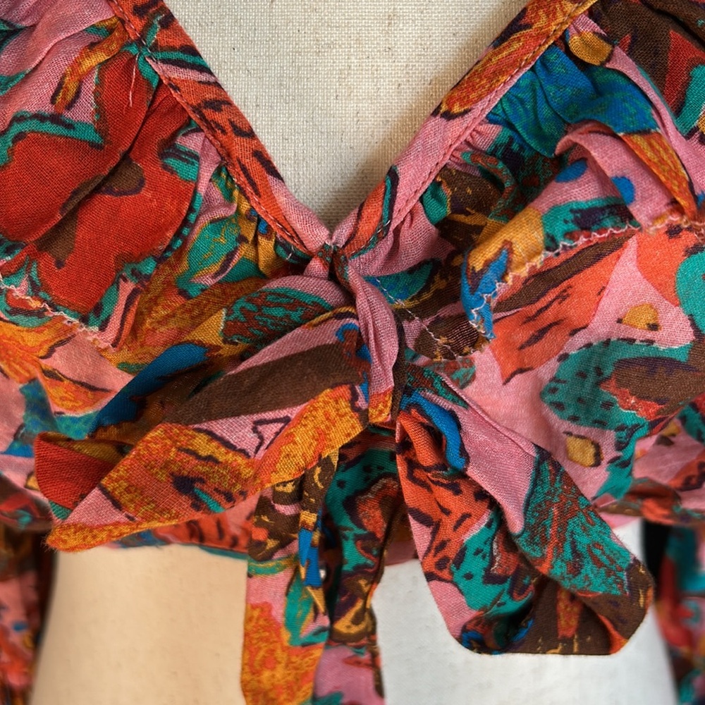 Floral Ruffle Crop Top - Picture 8 of 16